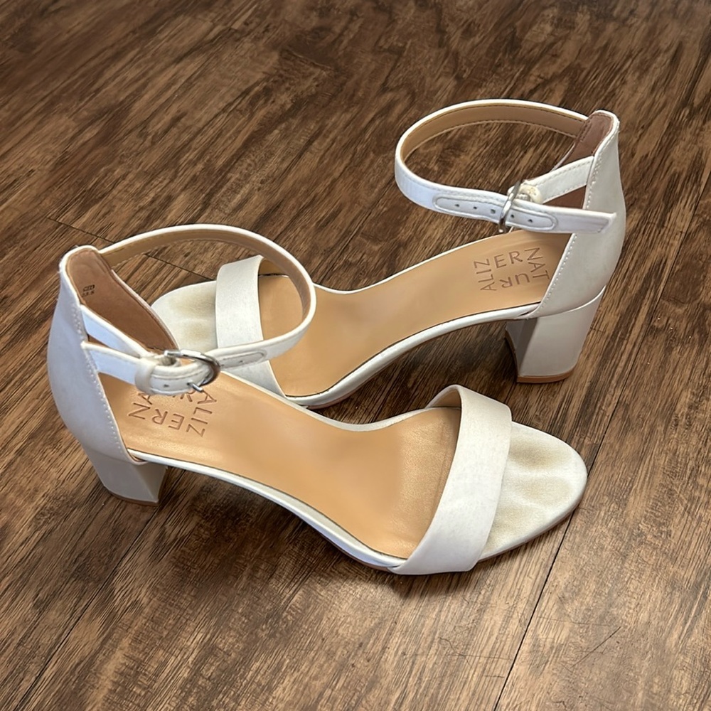 Naturalizer Vera Pearl White Satin